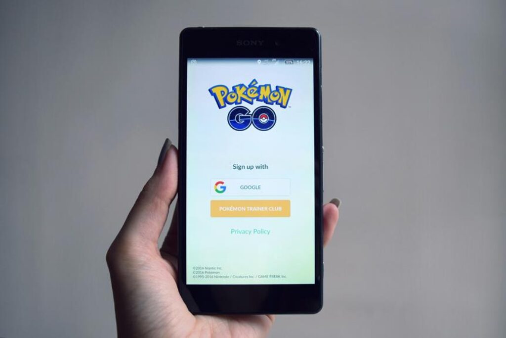 A Guide to Mobile Gaming: Pros, Cons, and Trends A Guide to Mobile Gaming: Pros, Cons, and Trends